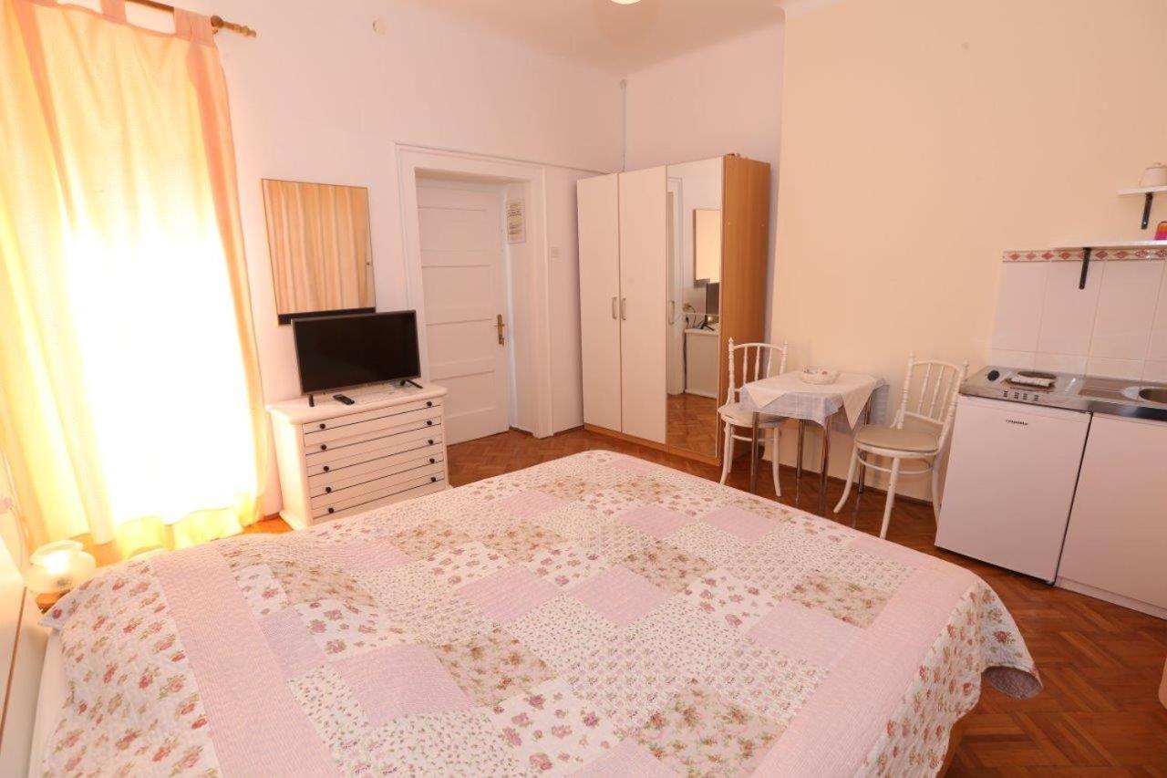 Studio Apartments Cavrak With Terrace Baska  Ngoại thất bức ảnh