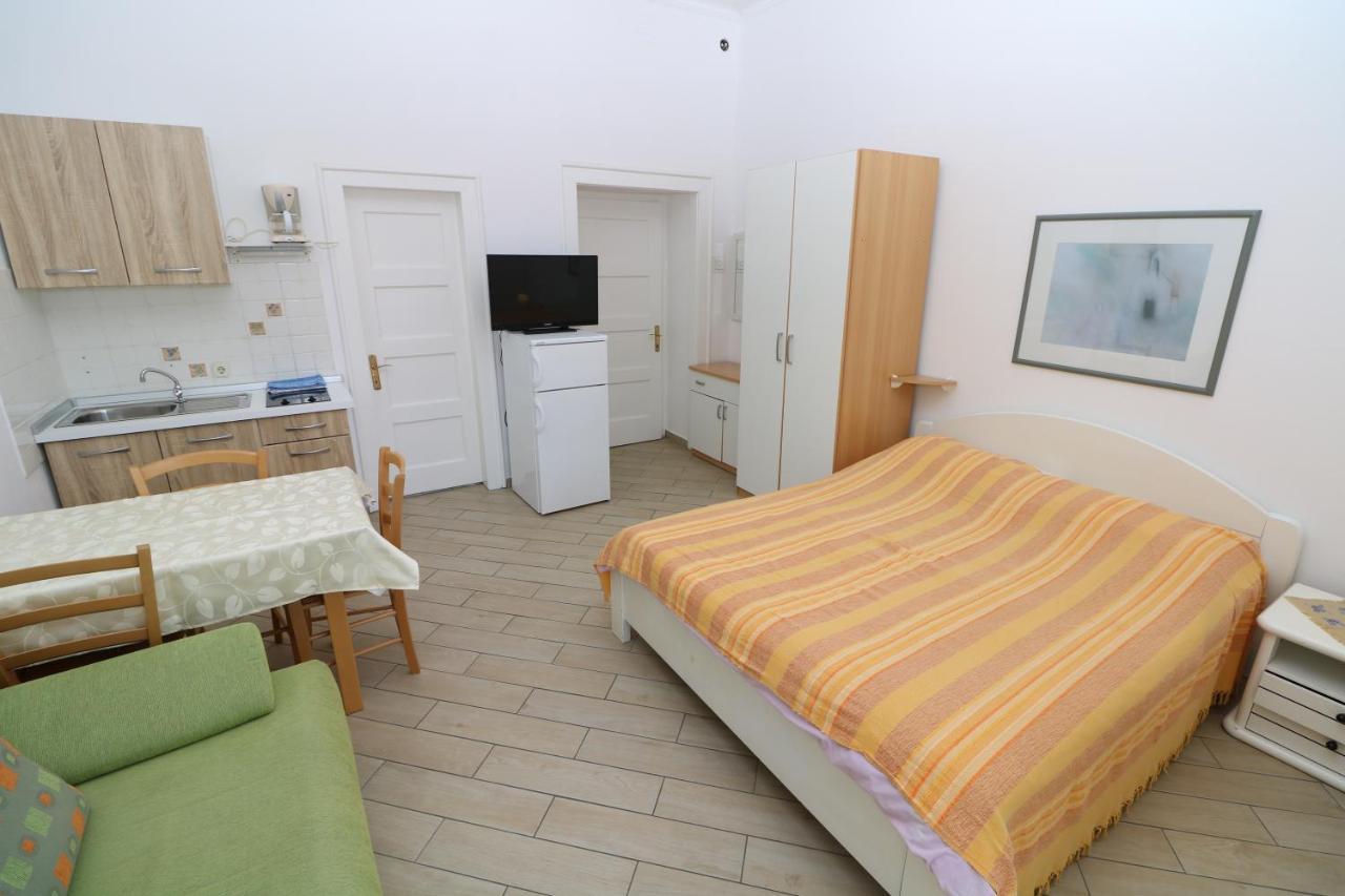 Studio Apartments Cavrak With Terrace Baska  Ngoại thất bức ảnh