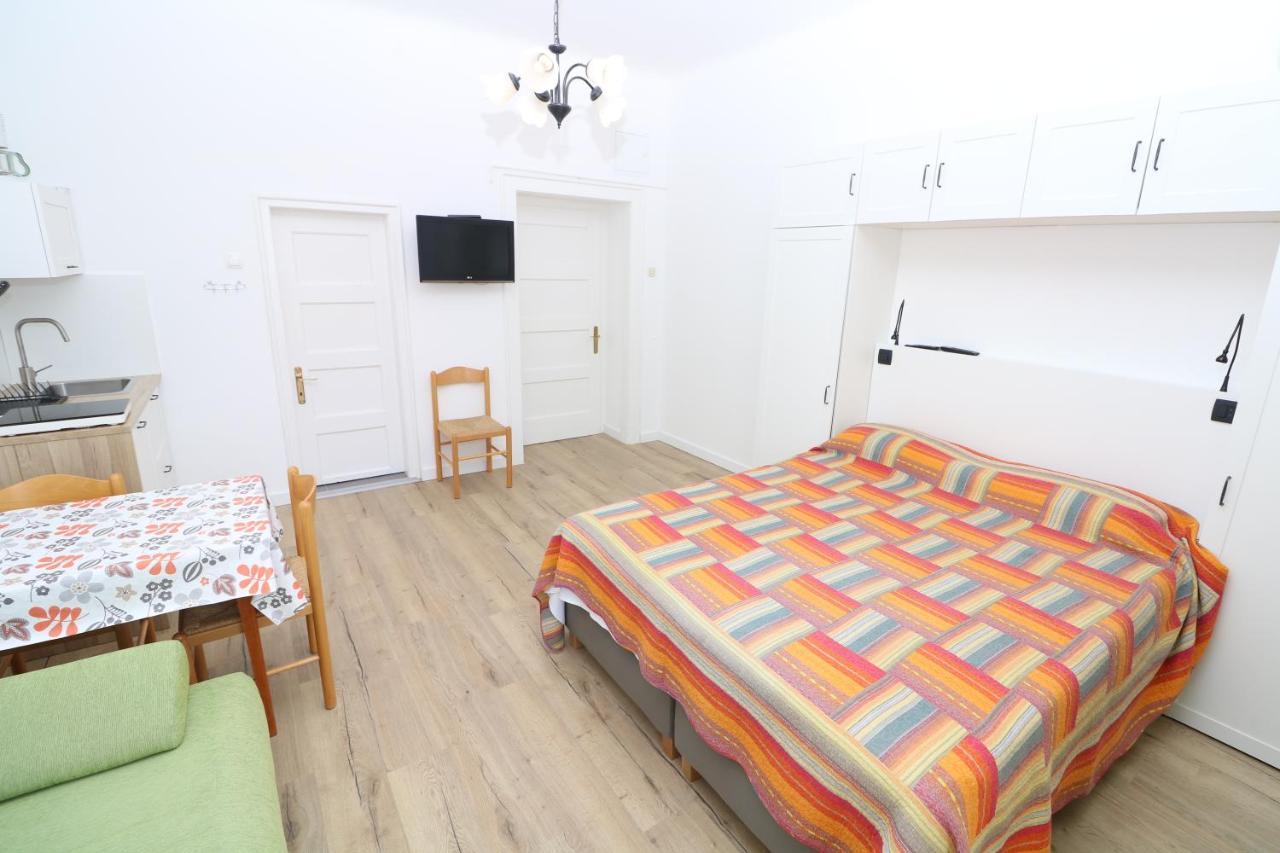 Studio Apartments Cavrak With Terrace Baska  Ngoại thất bức ảnh