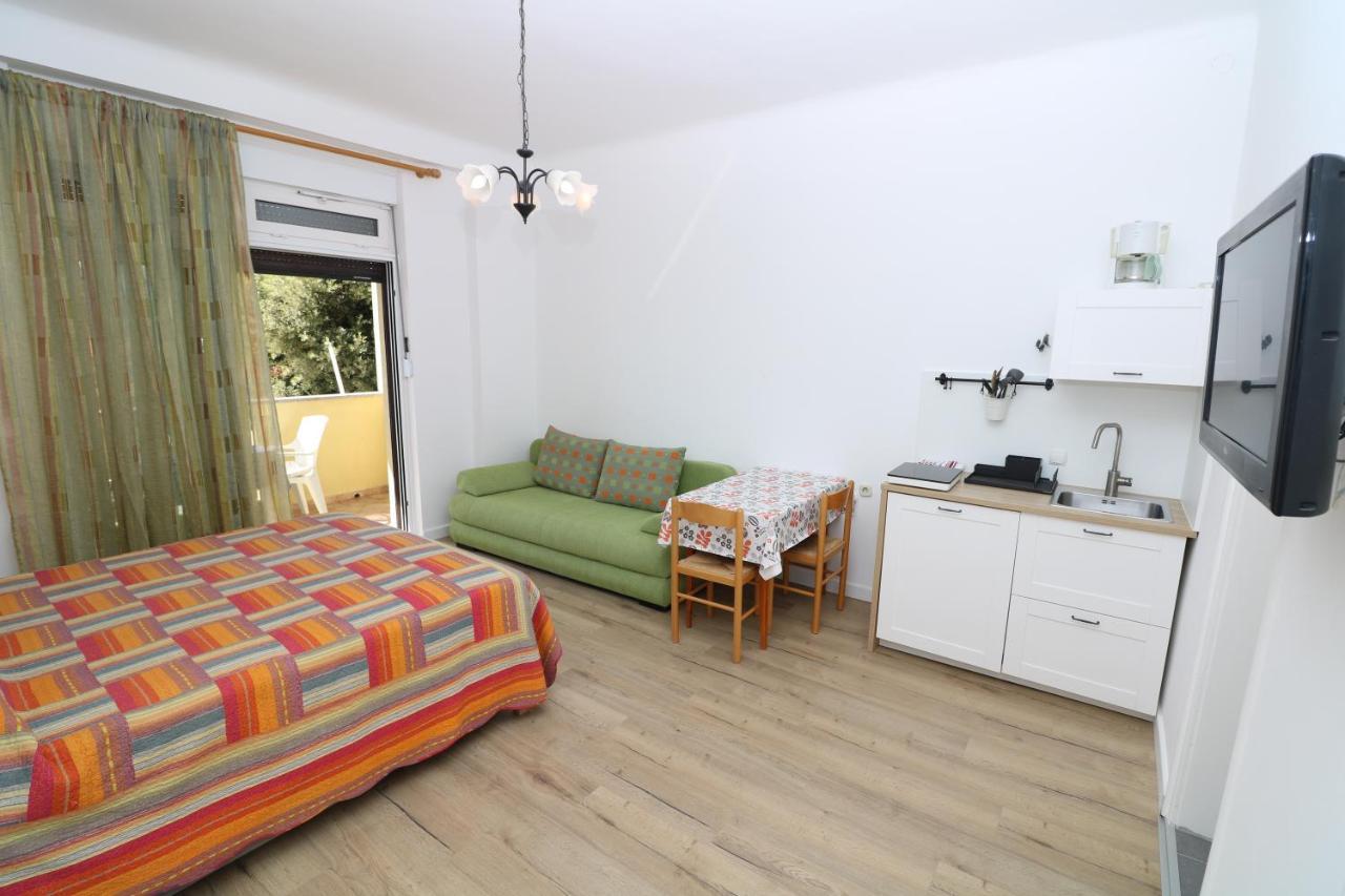 Studio Apartments Cavrak With Terrace Baska  Ngoại thất bức ảnh