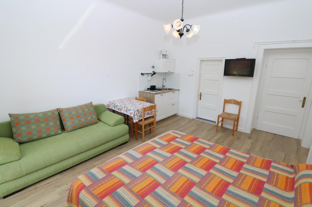 Studio Apartments Cavrak With Terrace Baska  Ngoại thất bức ảnh