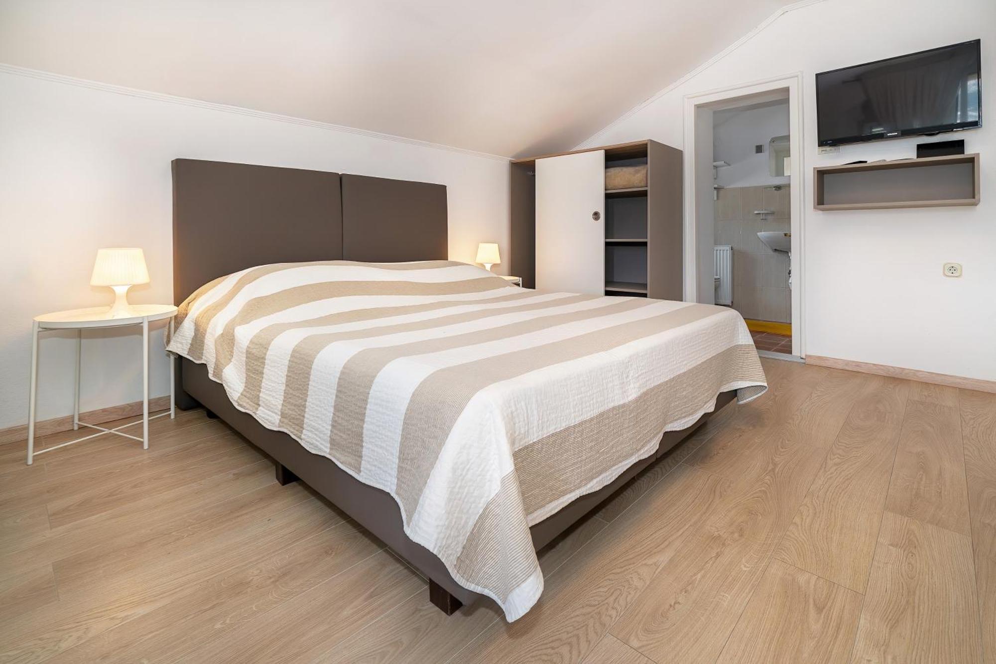 Studio Apartments Cavrak With Terrace Baska  Ngoại thất bức ảnh