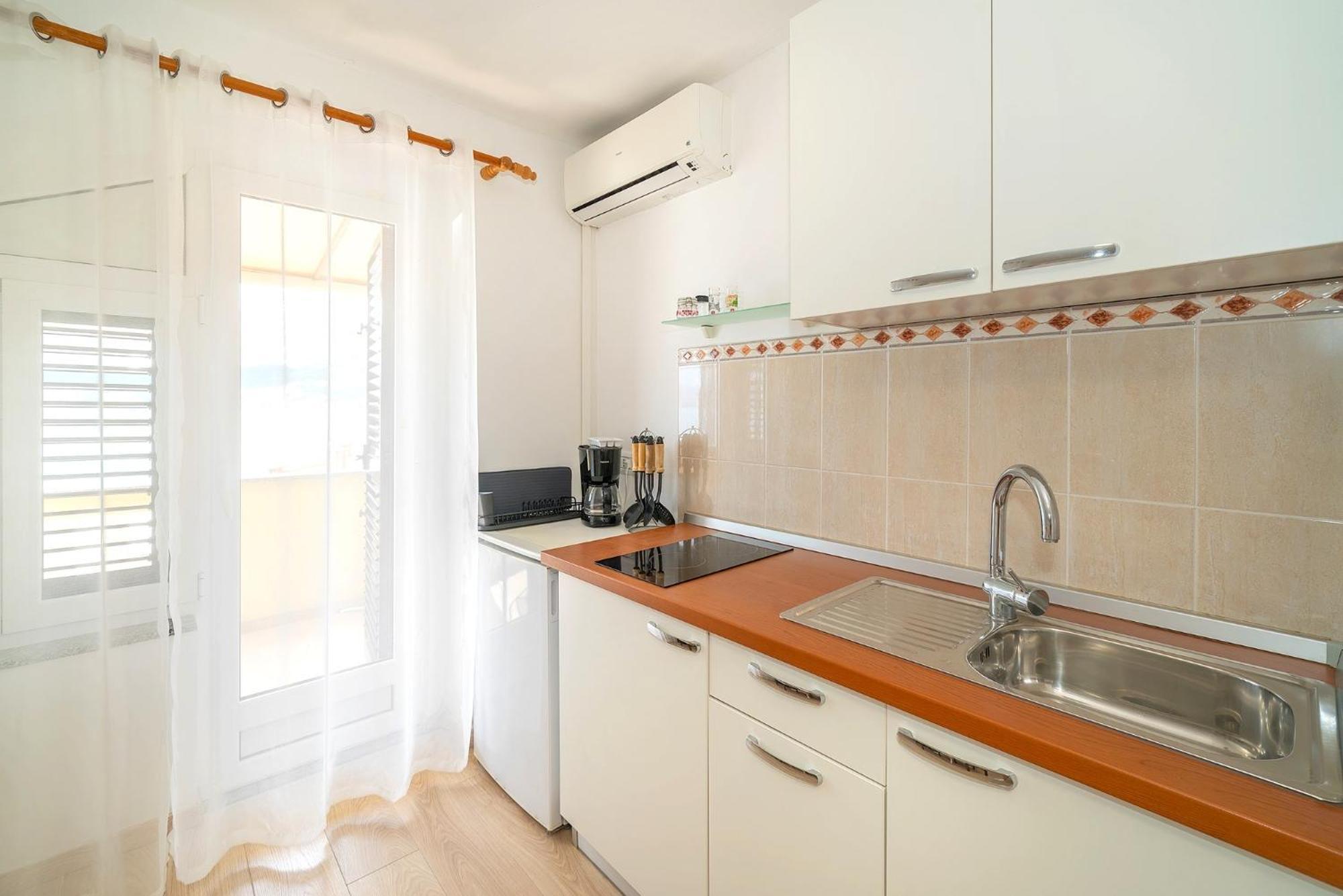 Studio Apartments Cavrak With Terrace Baska  Ngoại thất bức ảnh